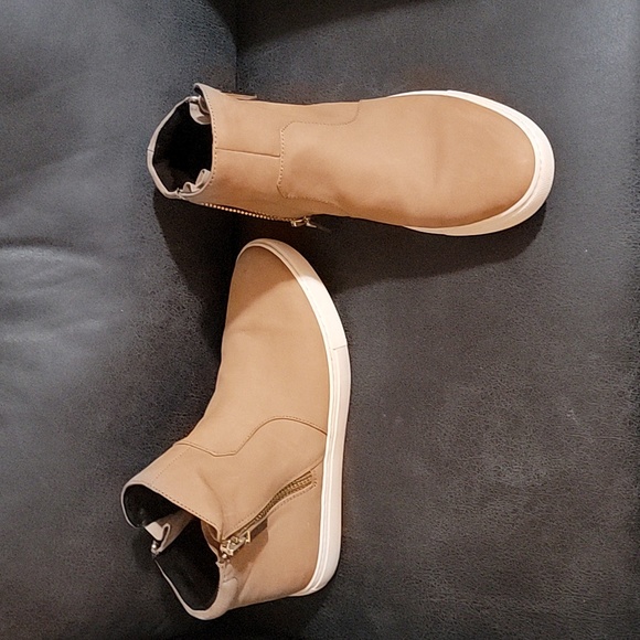 Steve Madden Shoes - Steve Madden sneakers